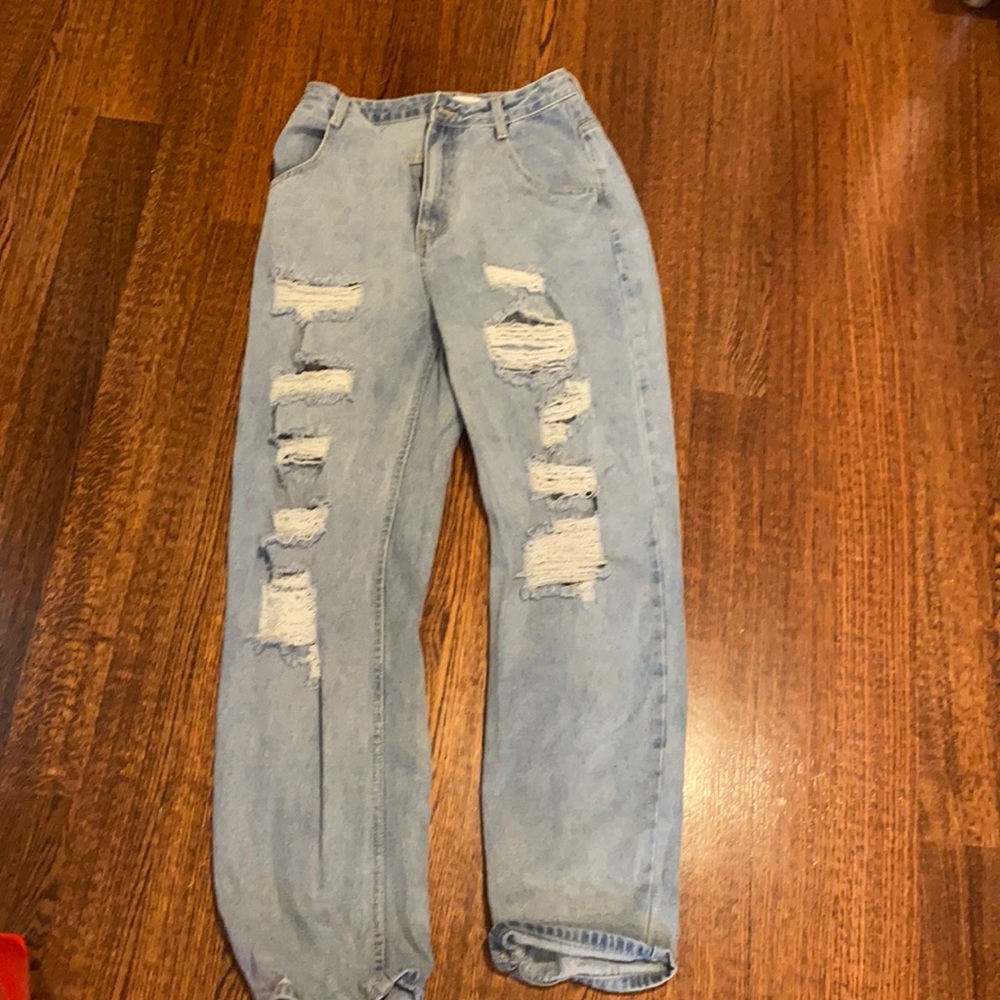 Boyfriend ripped jeans
